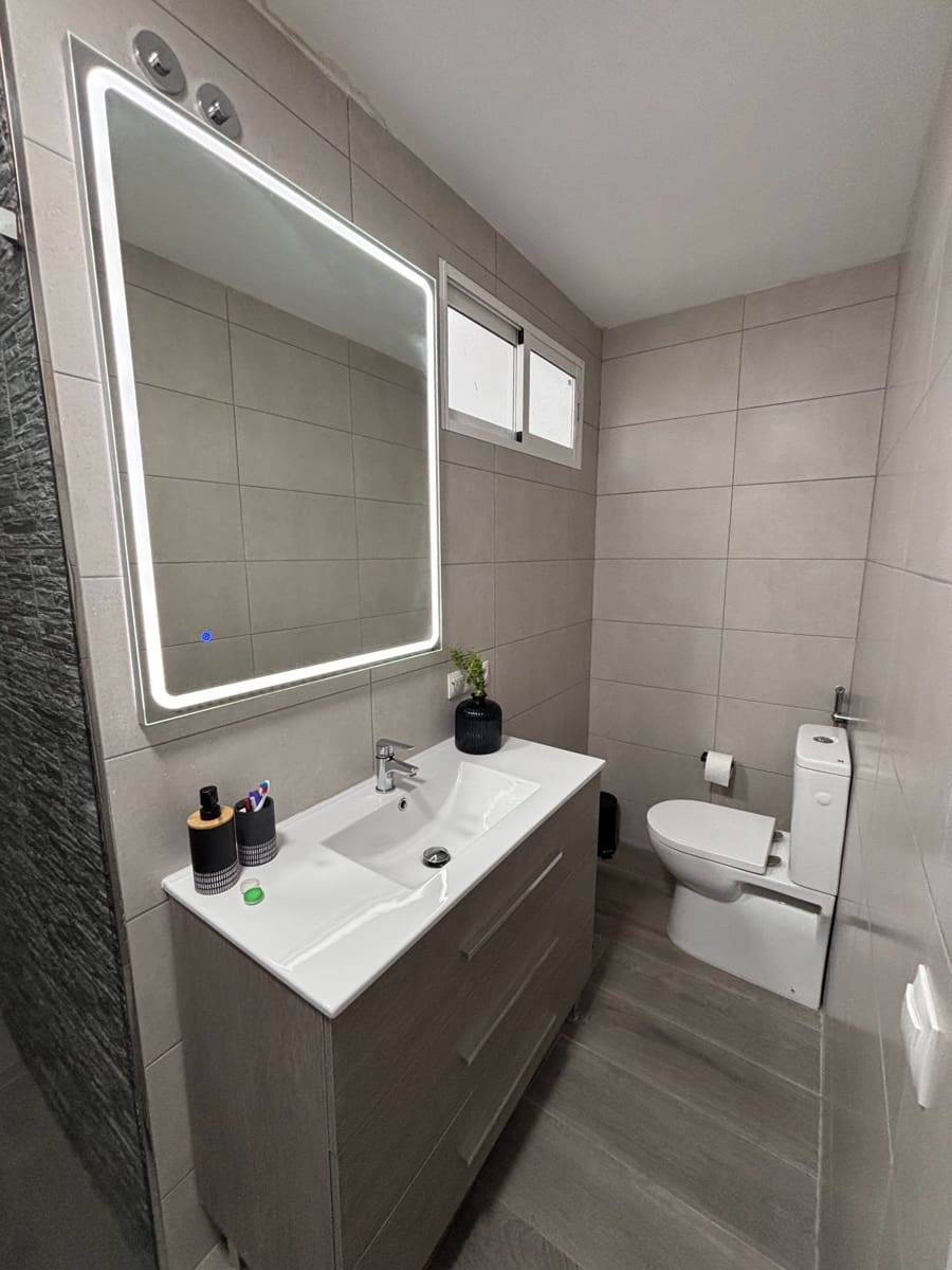 2 bedroom Flat for rent in Las Palmas de Gran Canaria - € 980 (Ref: 8892703)