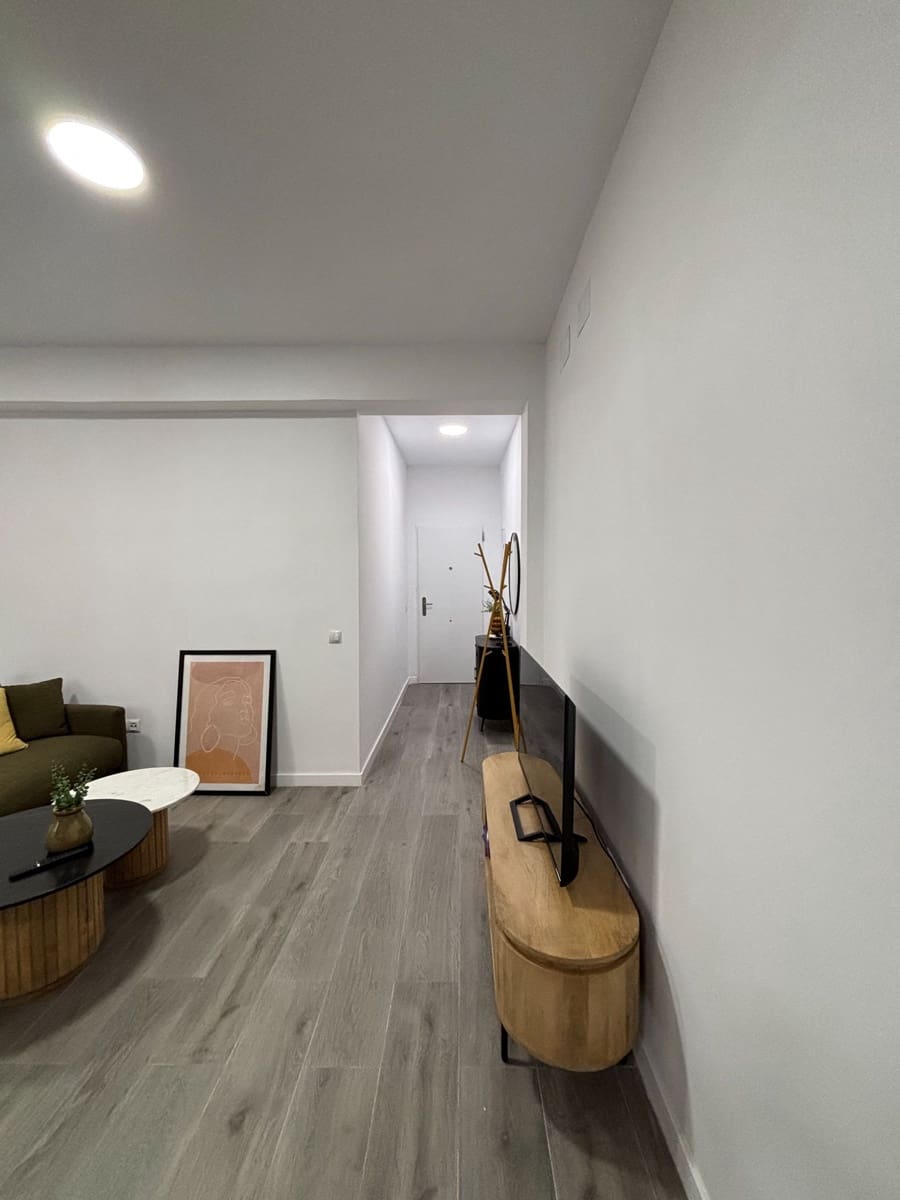 2 bedroom Flat for rent in Las Palmas de Gran Canaria - € 980 (Ref: 8892703)