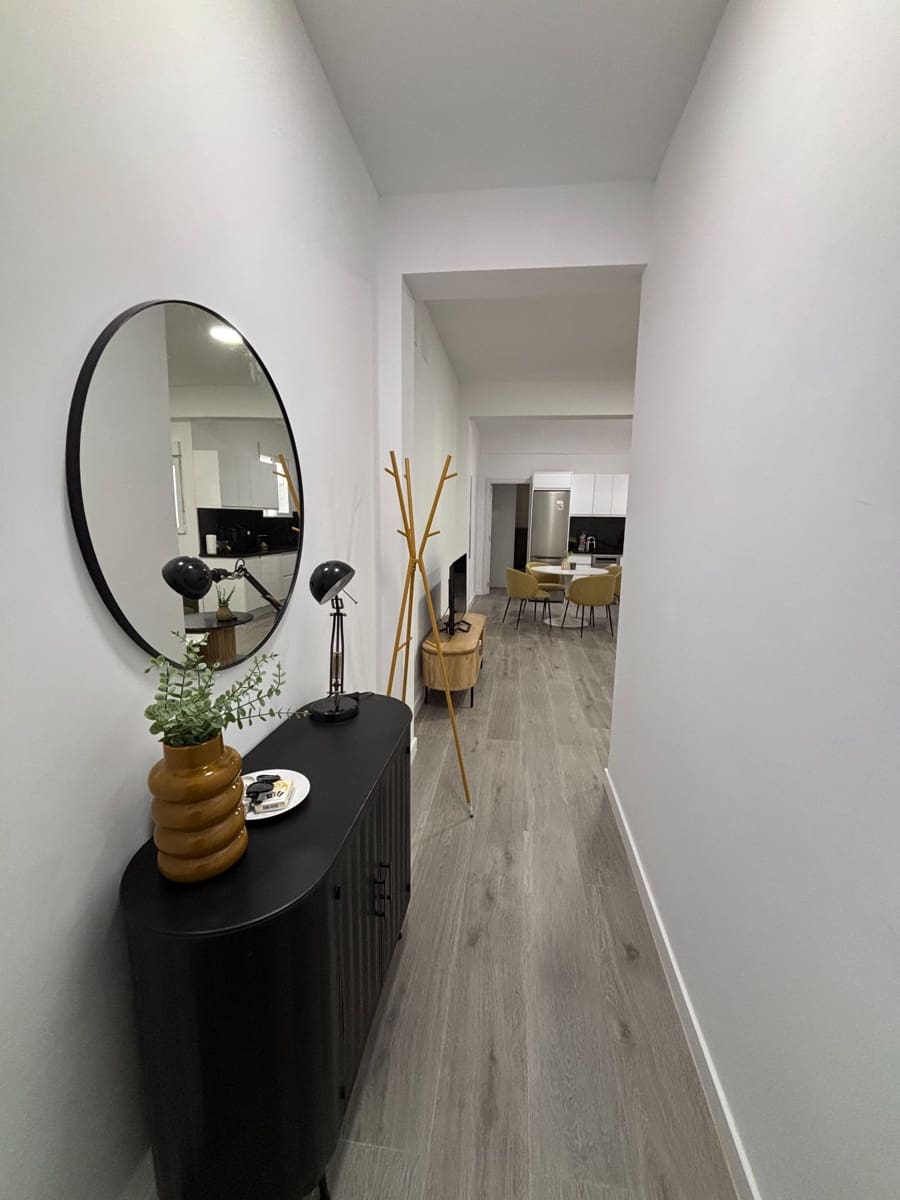 2 bedroom Flat for rent in Las Palmas de Gran Canaria - € 980 (Ref: 8892703)