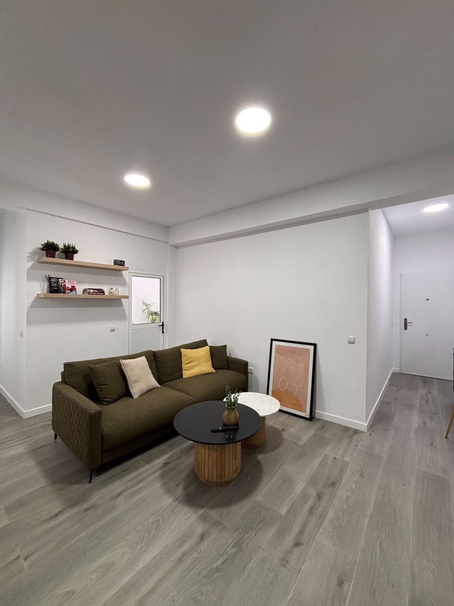 2 bedroom Flat for rent in Las Palmas de Gran Canaria - € 980 (Ref: 8892703)