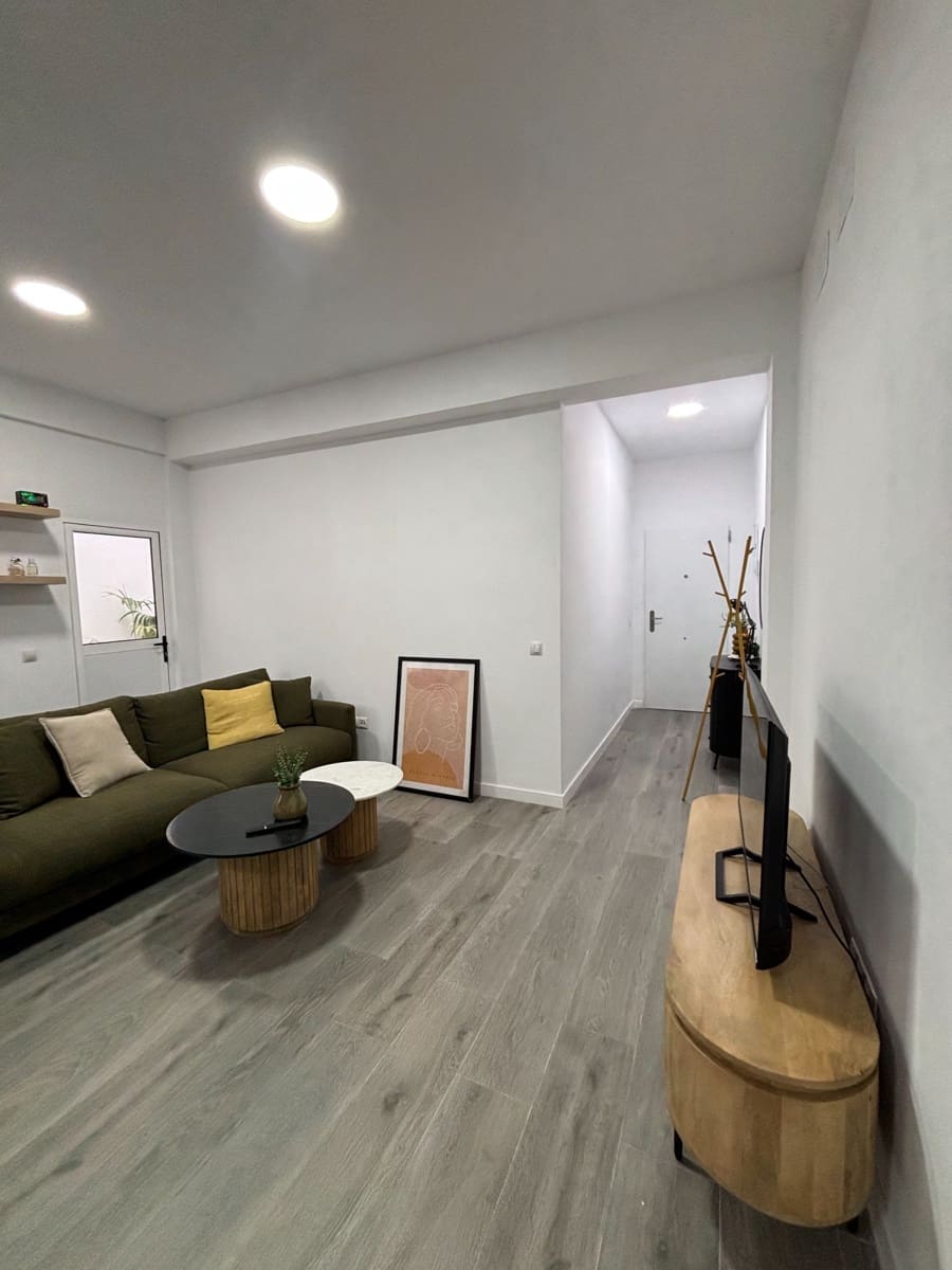 2 bedroom Flat for rent in Las Palmas de Gran Canaria - € 980 (Ref: 8892703)