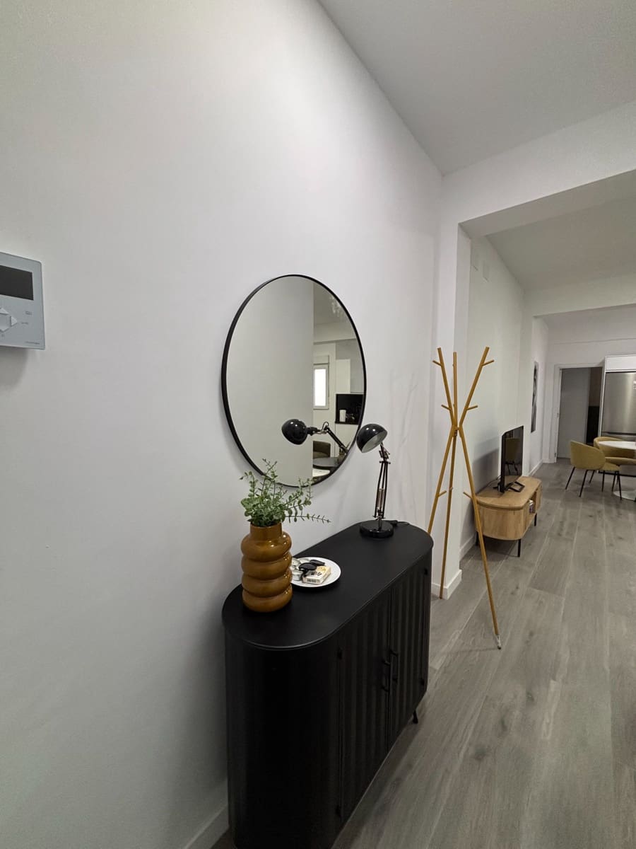 2 bedroom Flat for rent in Las Palmas de Gran Canaria - € 980 (Ref: 8892703)