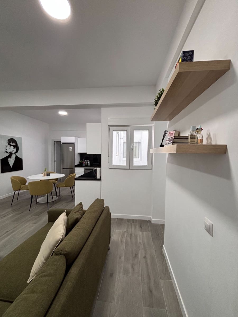 2 bedroom Flat for rent in Las Palmas de Gran Canaria - € 980 (Ref: 8892703)