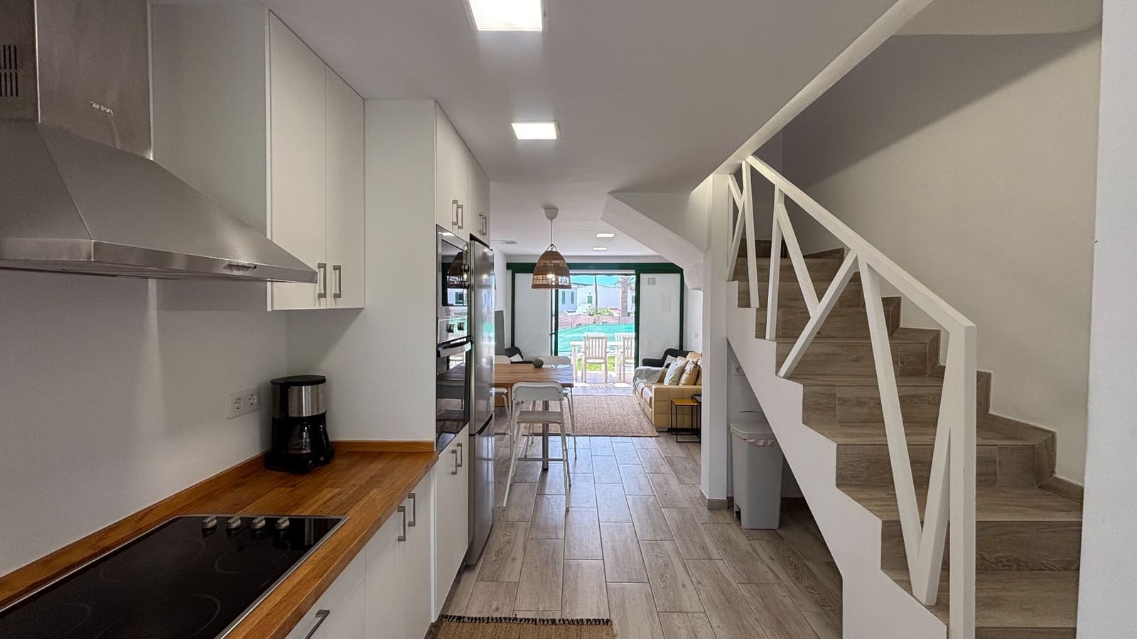 2 quarto Bungalow para arrendar em Playa del Ingles com piscina - 1 600 € (Ref: 8998391)