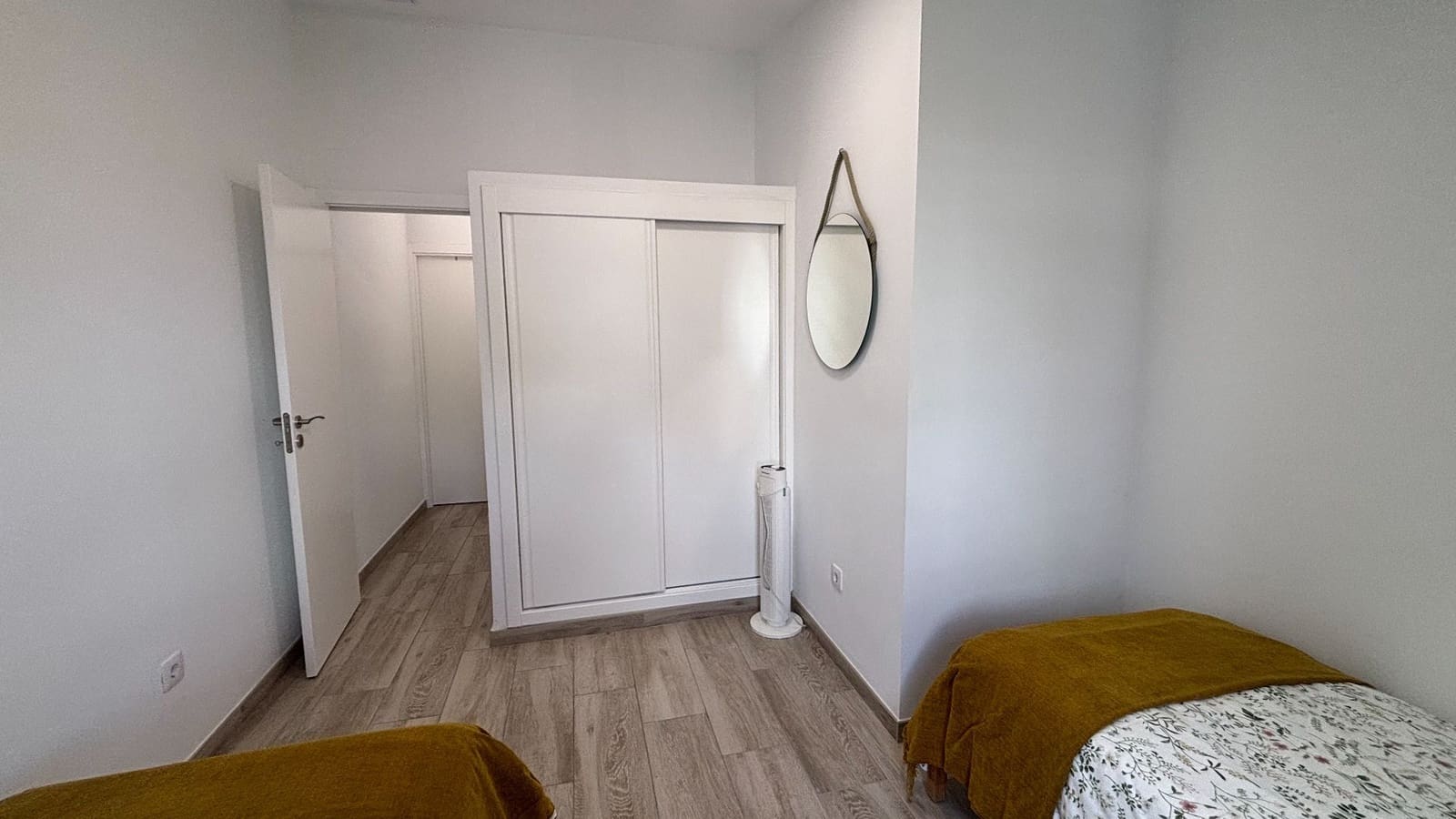 2 quarto Bungalow para arrendar em Playa del Ingles com piscina - 1 600 € (Ref: 8998391)