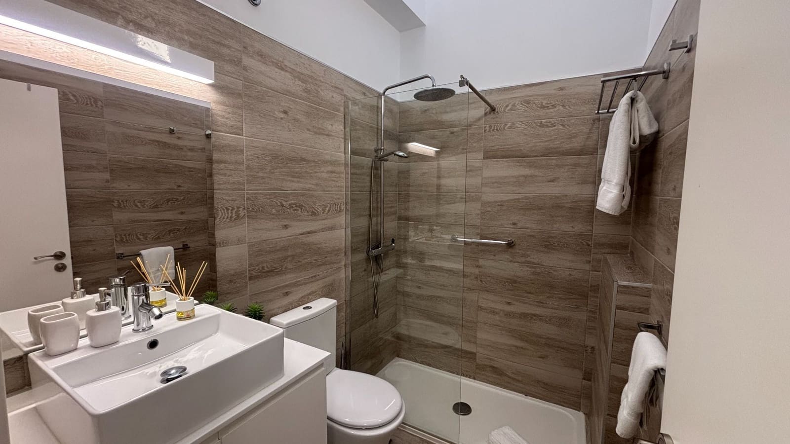 2 quarto Bungalow para arrendar em Playa del Ingles com piscina - 1 600 € (Ref: 8998391)