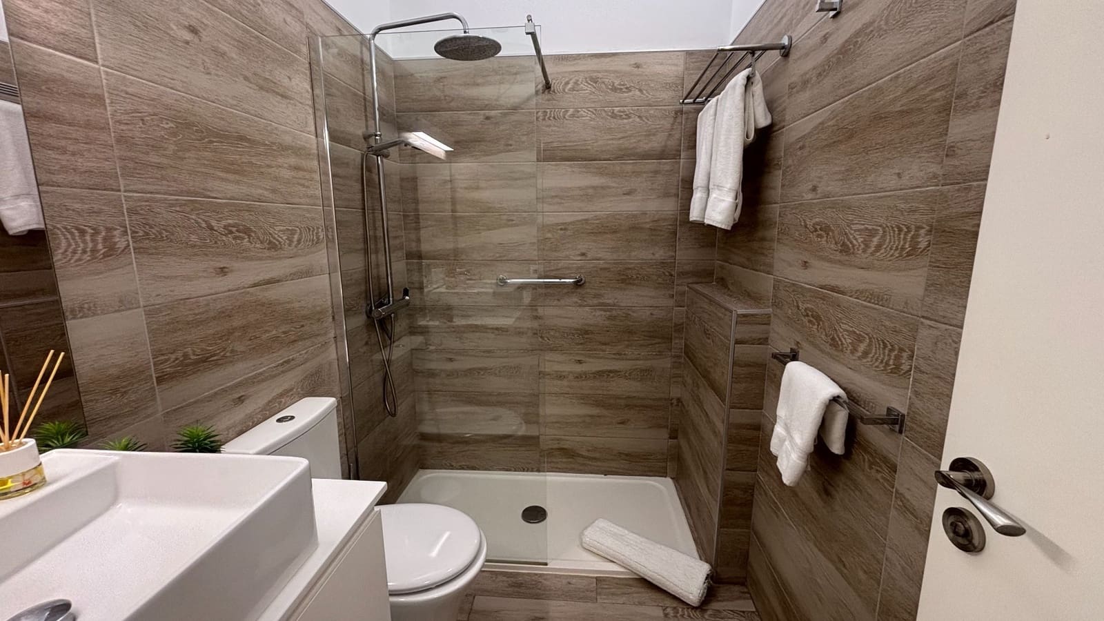 2 quarto Bungalow para arrendar em Playa del Ingles com piscina - 1 600 € (Ref: 8998391)