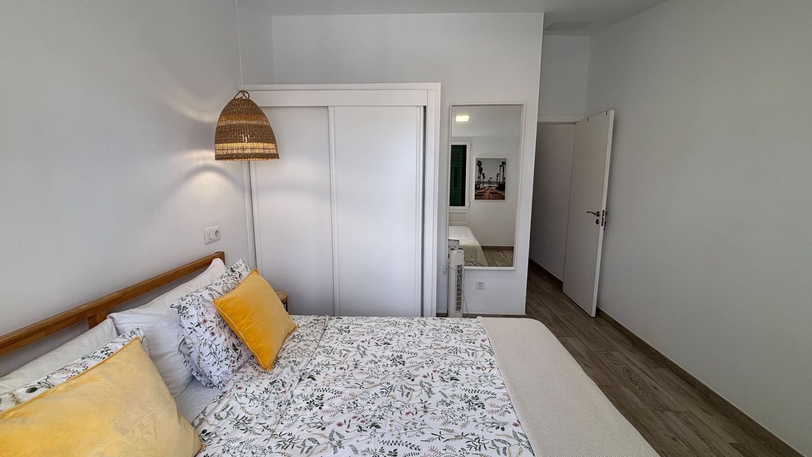 2 quarto Bungalow para arrendar em Playa del Ingles com piscina - 1 600 € (Ref: 8998391)