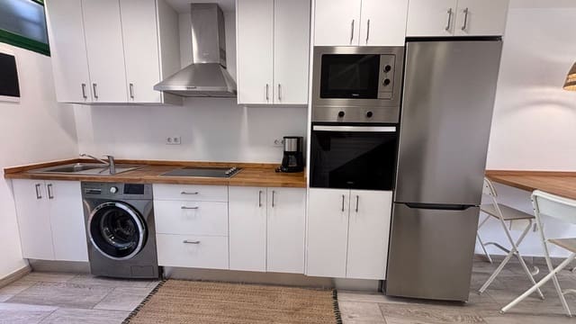 Bungalow de 2 chambres à louer à Playa del Inglés, San Bartolomé de Tirajana avec piscine - 1 600 € (Ref: 8998391)