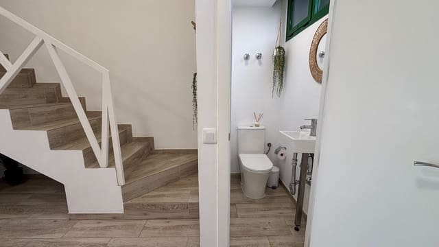 Bungalow de 2 chambres à louer à Playa del Inglés, San Bartolomé de Tirajana avec piscine - 1 600 € (Ref: 8998391)