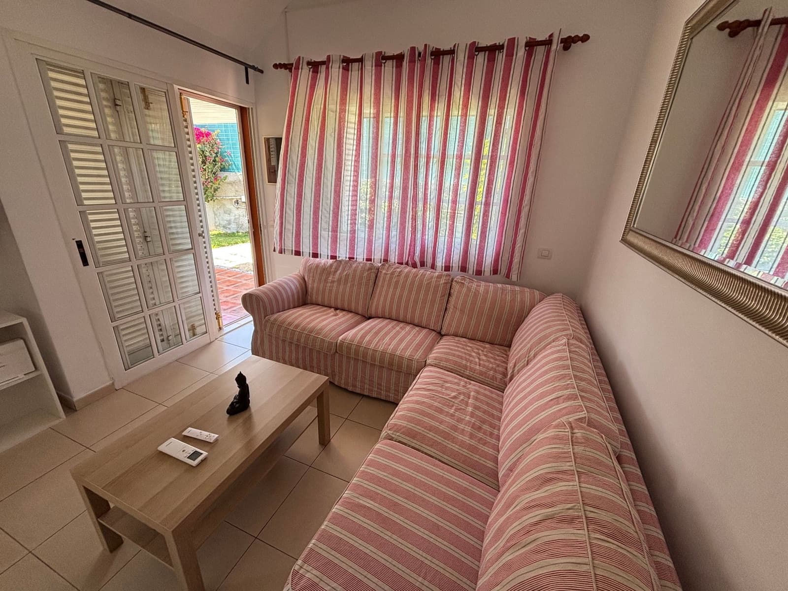 Bungalow de 1 chambre à louer à Campo Internacional avec piscine - 1 350 € (Ref: 9002850)