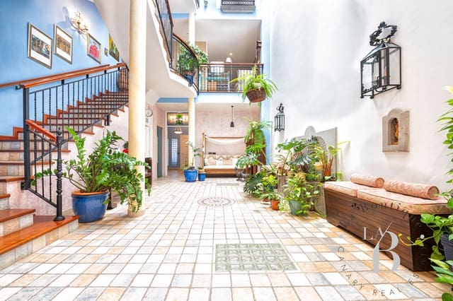 6 soveværelse Byhus til salg i Guanarteme, Las Palmas de Gran Canaria med garage - € 2.100.000 (Ref: 9050702)