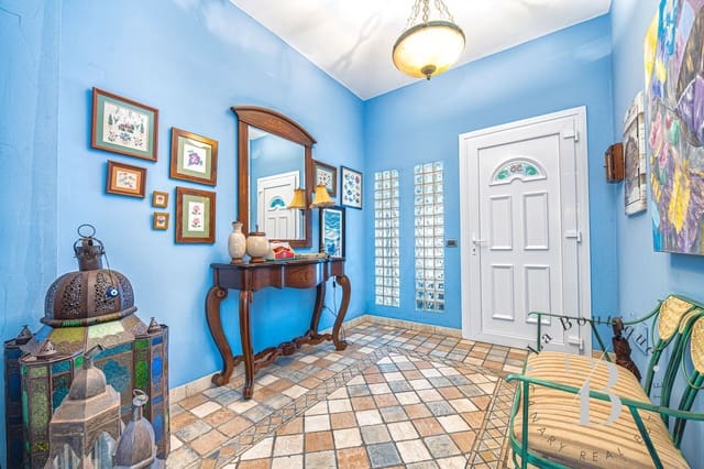 6 bedroom Townhouse for sale in Guanarteme, Las Palmas de Gran Canaria with garage - € 2,100,000 (Ref: 9050702)