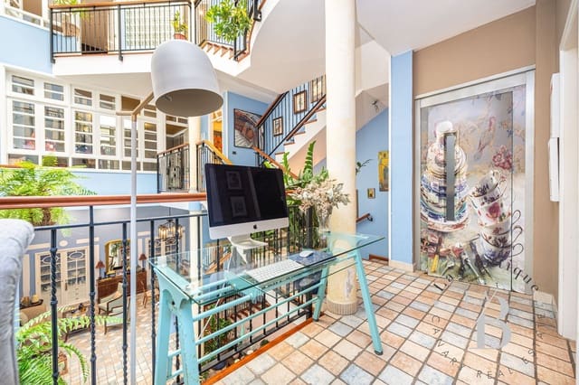 6 soveværelse Byhus til salg i Guanarteme, Las Palmas de Gran Canaria med garage - € 2.100.000 (Ref: 9050702)