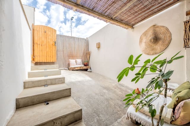 4 soveværelse Semi-Rækkehus til salg i Playa del Hombre, Telde - € 430.000 (Ref: 9058976)