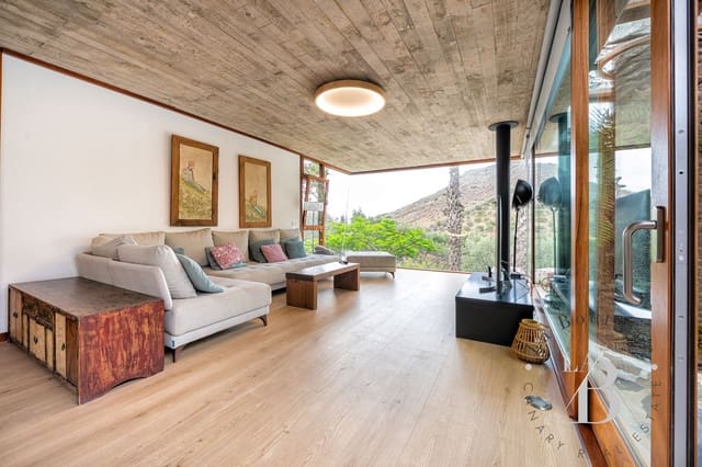 Chalet de 4 habitaciones en Telde en venta con piscina garaje - 980.000 € (Ref: 9118537)