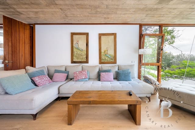 Chalet de 4 habitaciones en Telde en venta con piscina garaje - 980.000 € (Ref: 9118537)