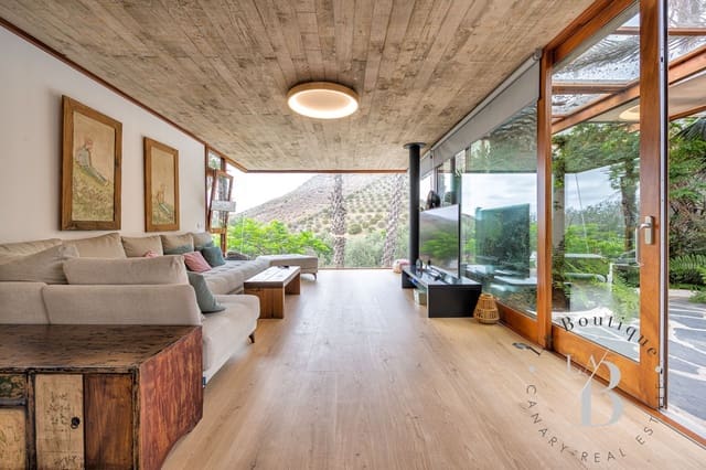 Chalet de 4 habitaciones en Telde en venta con piscina garaje - 980.000 € (Ref: 9118537)