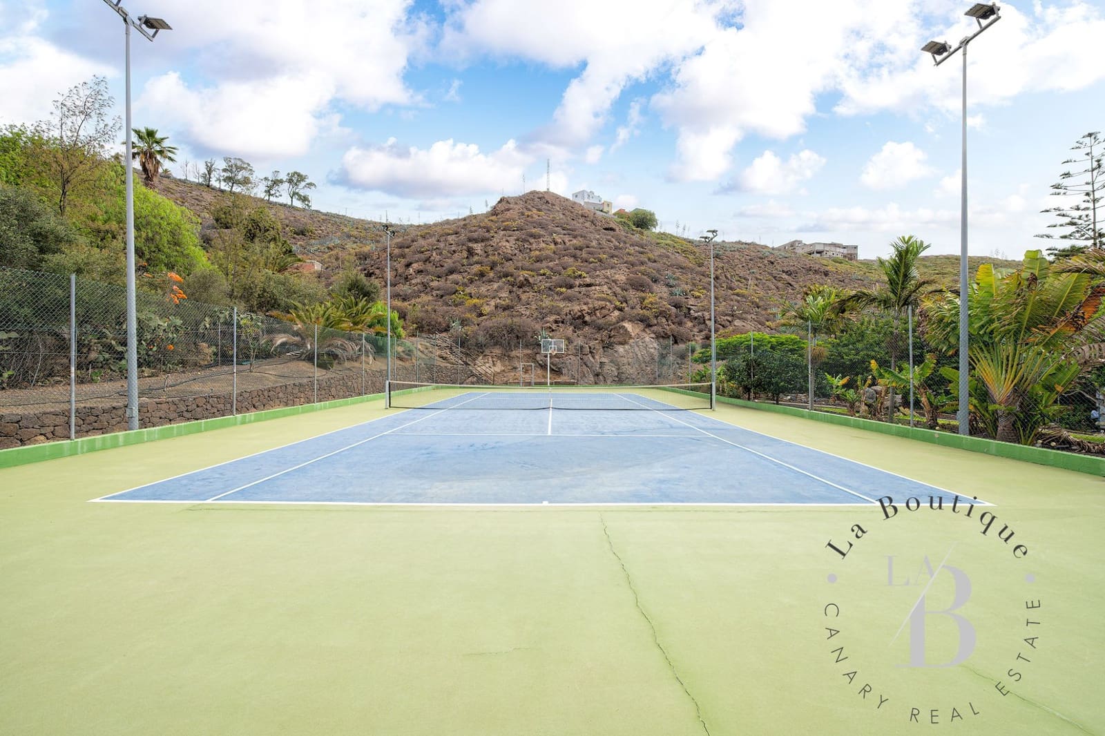 4 soveværelse Villa til salg i Telde med swimmingpool garage - € 980.000 (Ref: 9118537)