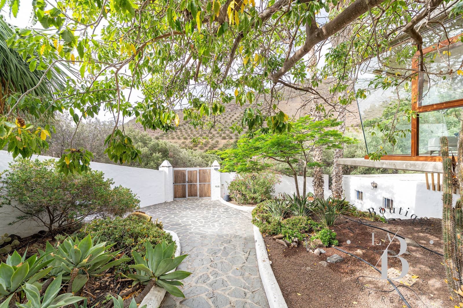 4 soveværelse Villa til salg i Telde med swimmingpool garage - € 980.000 (Ref: 9118537)