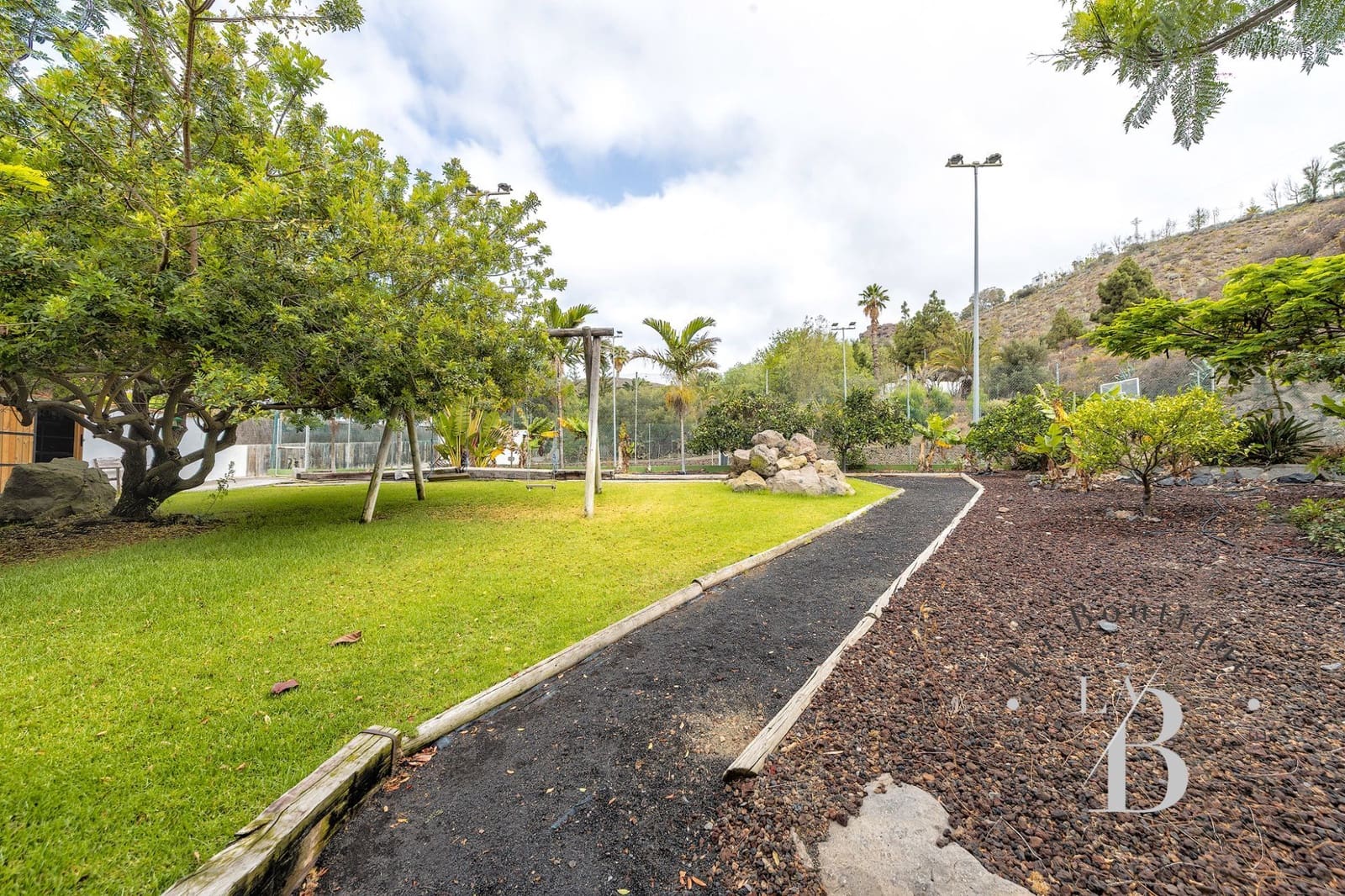 4 soveværelse Villa til salg i Telde med swimmingpool garage - € 980.000 (Ref: 9118537)