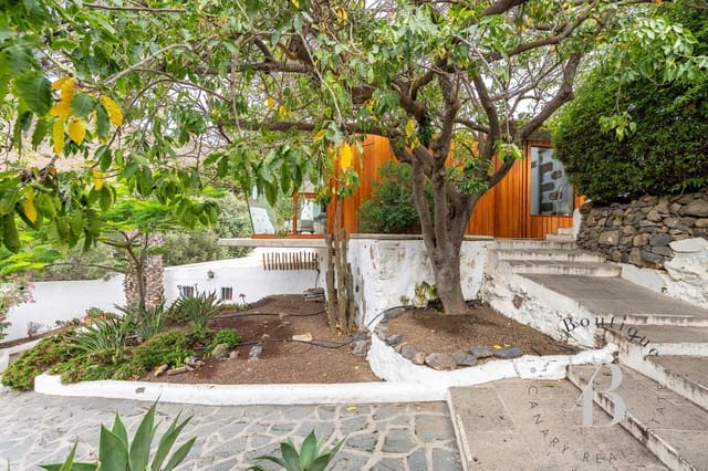 Chalet de 4 habitaciones en Telde en venta con piscina garaje - 980.000 € (Ref: 9118537)