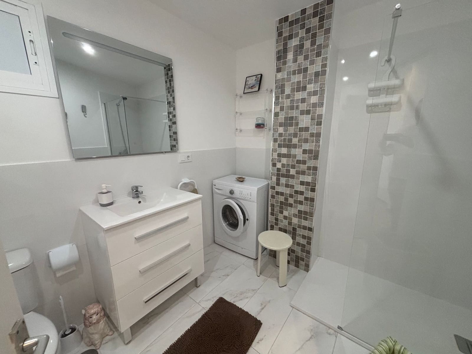 2 soveværelse Lejlighed til leje i Las Palmas de Gran Canaria - € 1.800 (Ref: 9126519)