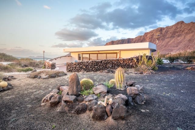 3 soverom Villa til salgs i Teguise - € 1 390 000 (Ref: 9160781)