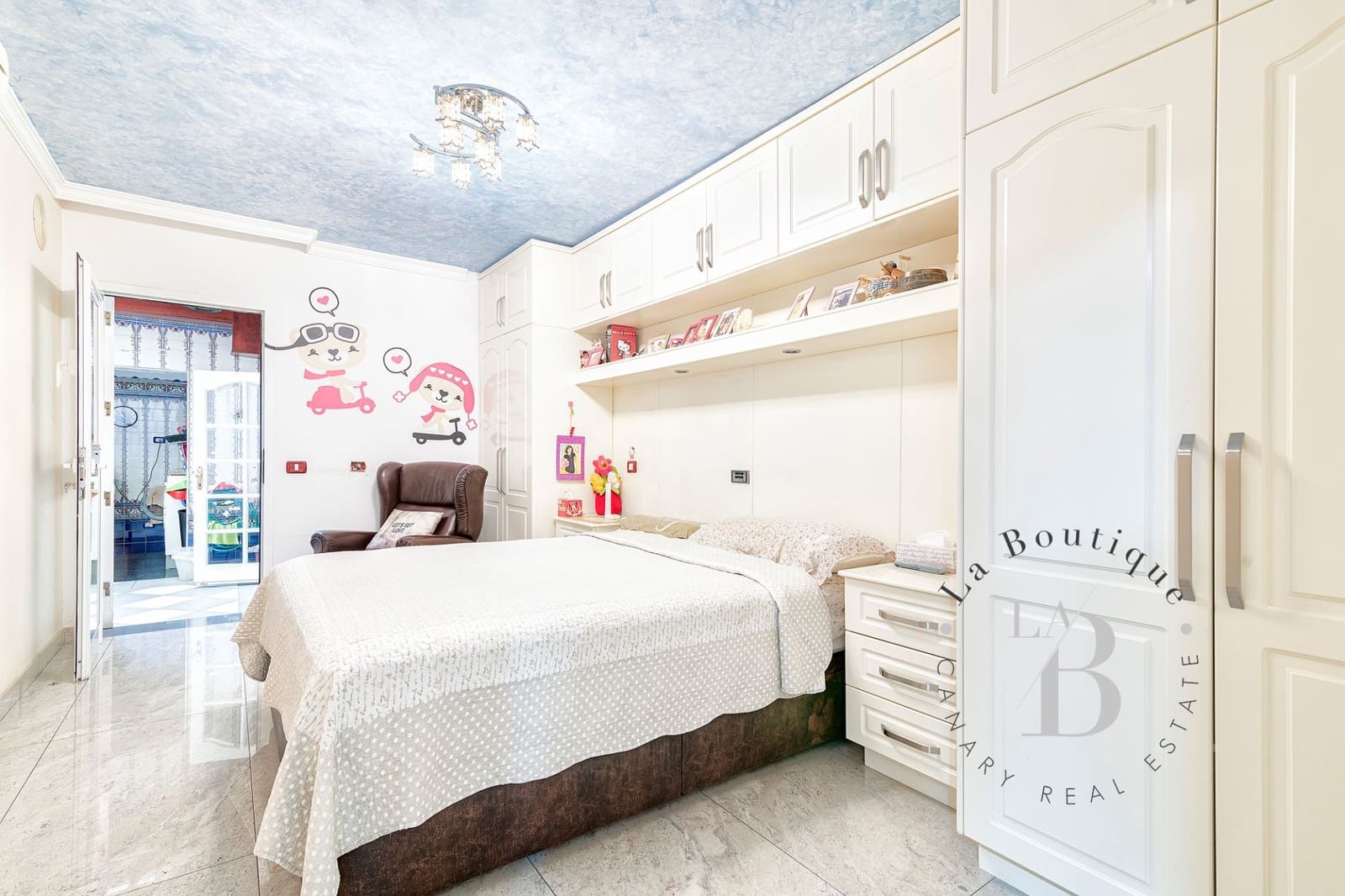 2 sypialnia Willa do wynajęcia w Sonneland z basenem garażem - 2 200 € (Ref: 9208070)