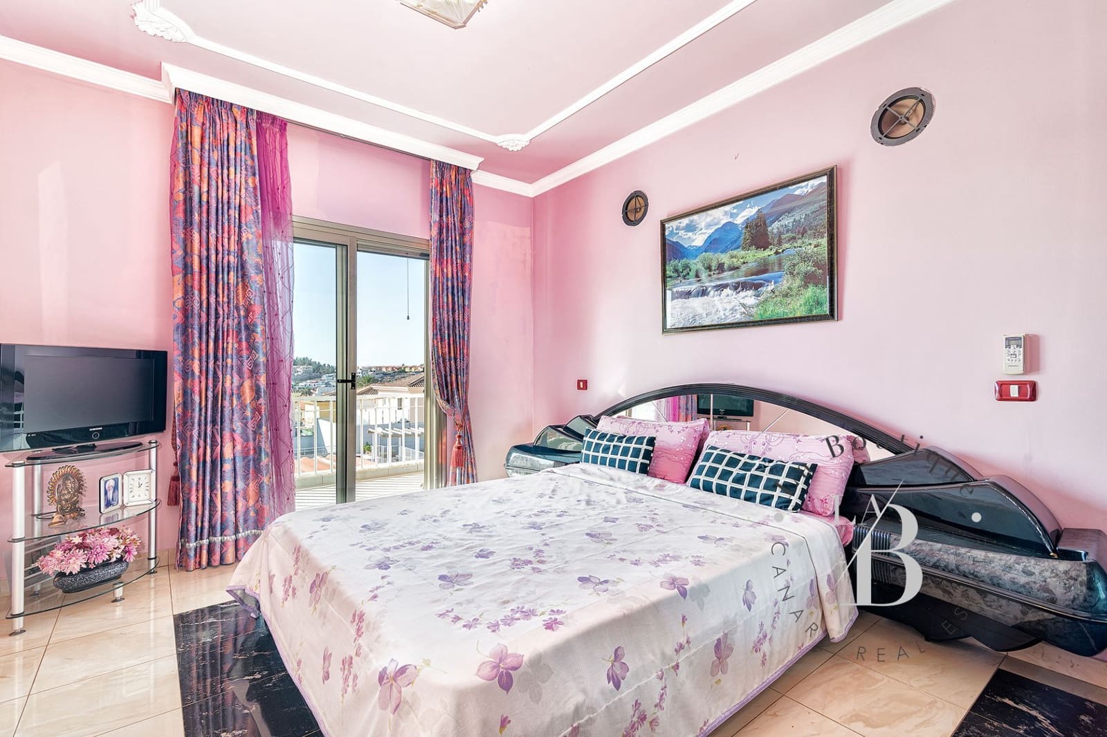 2 sypialnia Willa do wynajęcia w Sonneland z basenem garażem - 2 200 € (Ref: 9208070)