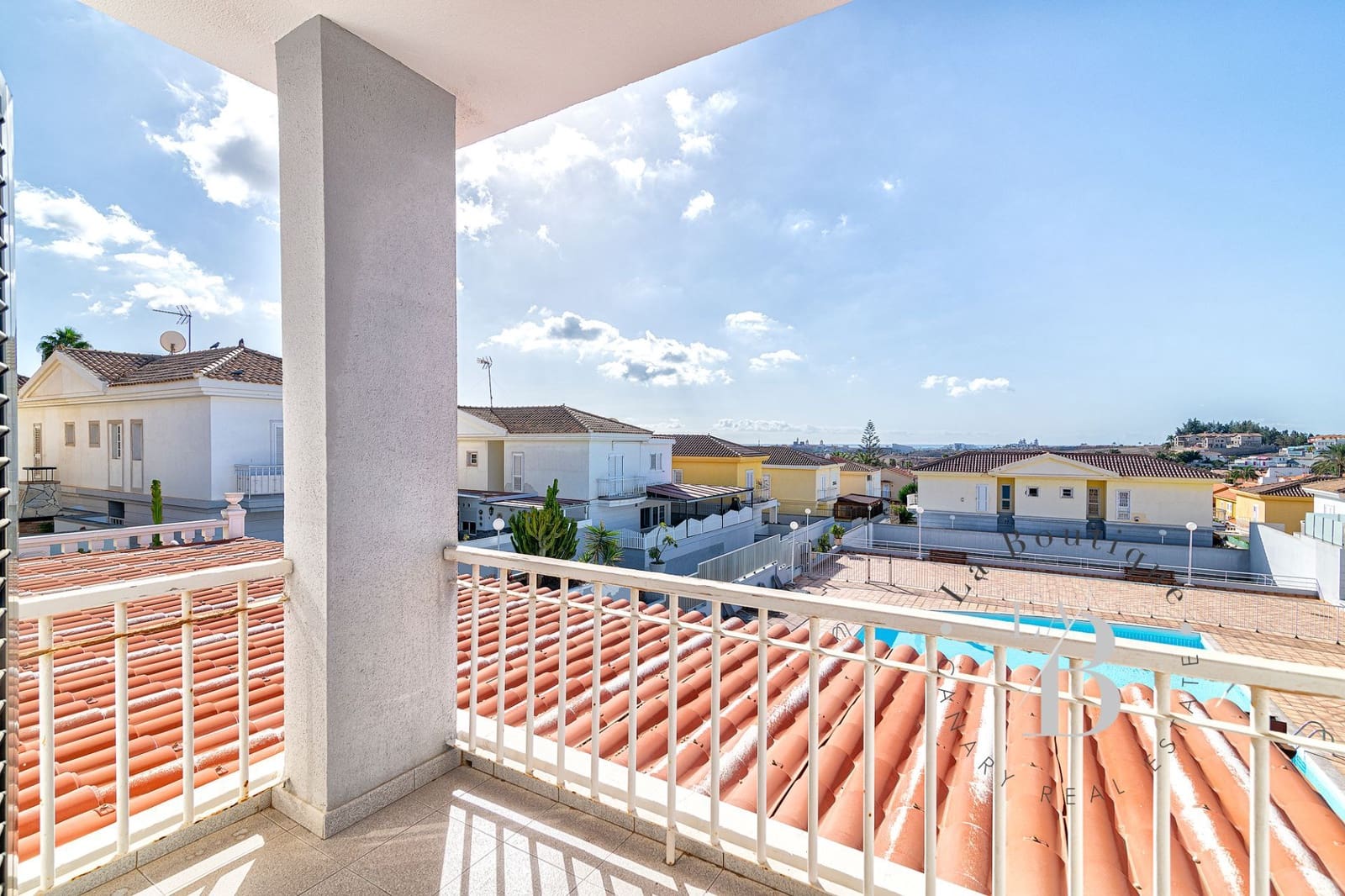 2 sypialnia Willa do wynajęcia w Sonneland z basenem garażem - 2 200 € (Ref: 9208070)