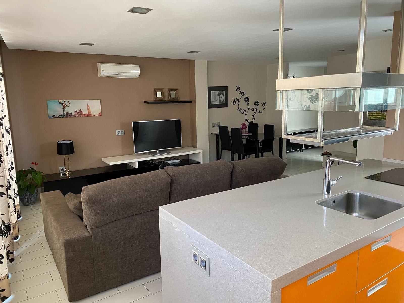 2 soveværelse Lejlighed til leje i Las Palmas de Gran Canaria - € 1.500 (Ref: 9232019)