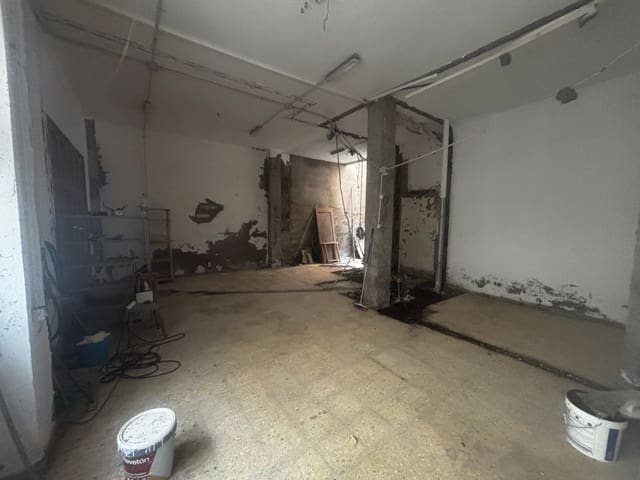 2 bedroom Commercial for sale in Las Palmas de Gran Canaria - € 190,000 (Ref: 9256738)