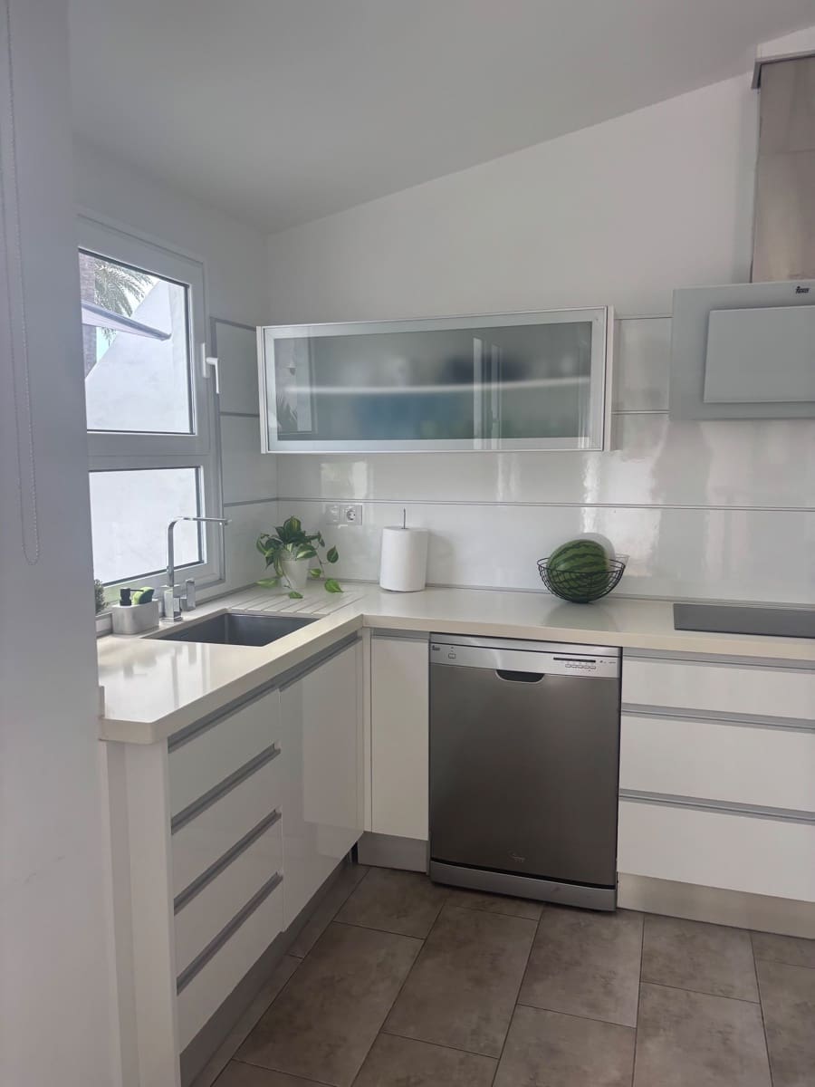 2 sovrum Bungalow att hyra i Pasito Blanco med pool garage - 3 750 € (Ref: 9269149)