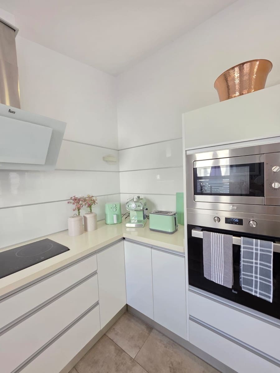 Bungalow de 2 habitaciones en Pasito Blanco en alquiler con piscina garaje - 3.750 € (Ref: 9269149)