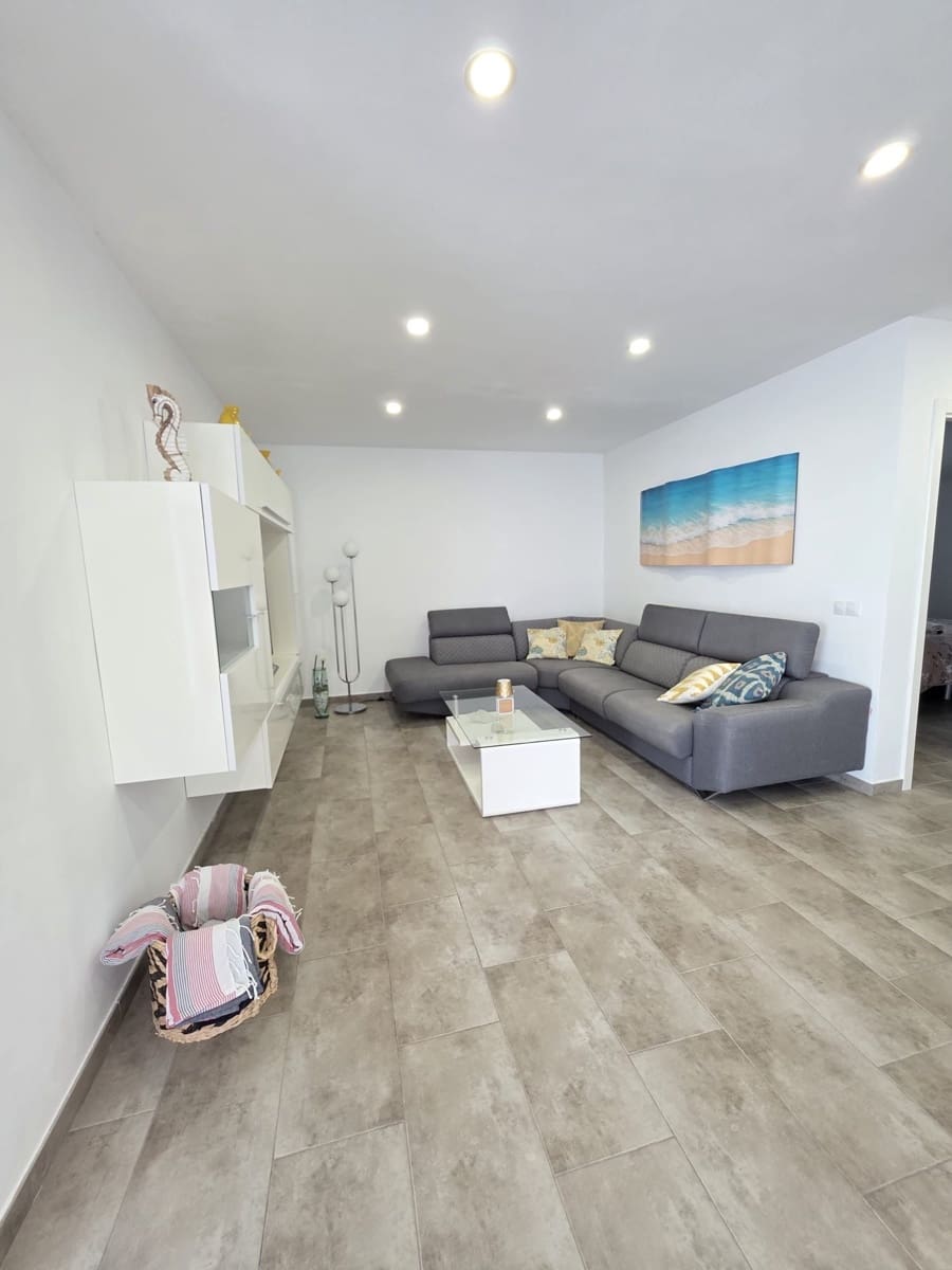 Bungalow de 2 habitaciones en Pasito Blanco en alquiler con piscina garaje - 3.750 € (Ref: 9269149)