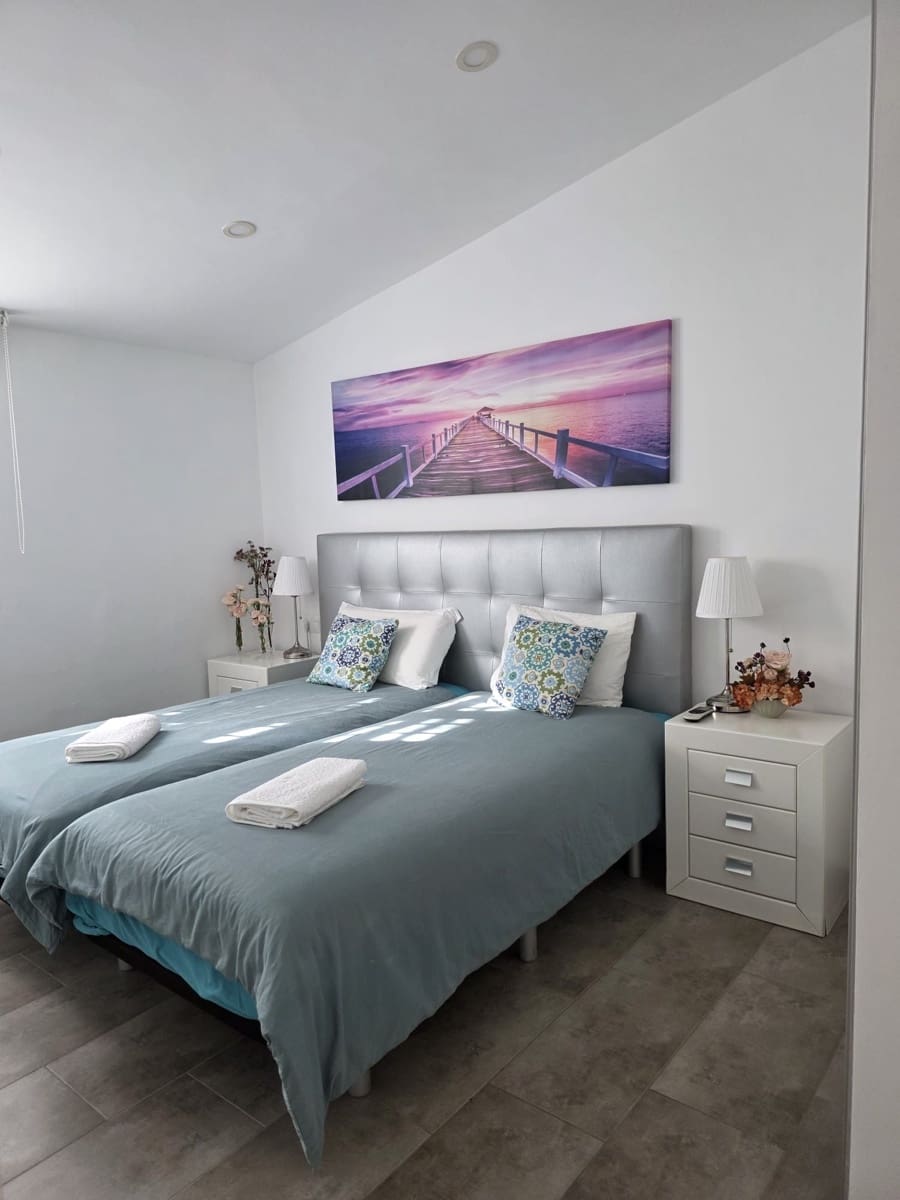 Bungalow de 2 habitaciones en Pasito Blanco en alquiler con piscina garaje - 3.750 € (Ref: 9269149)