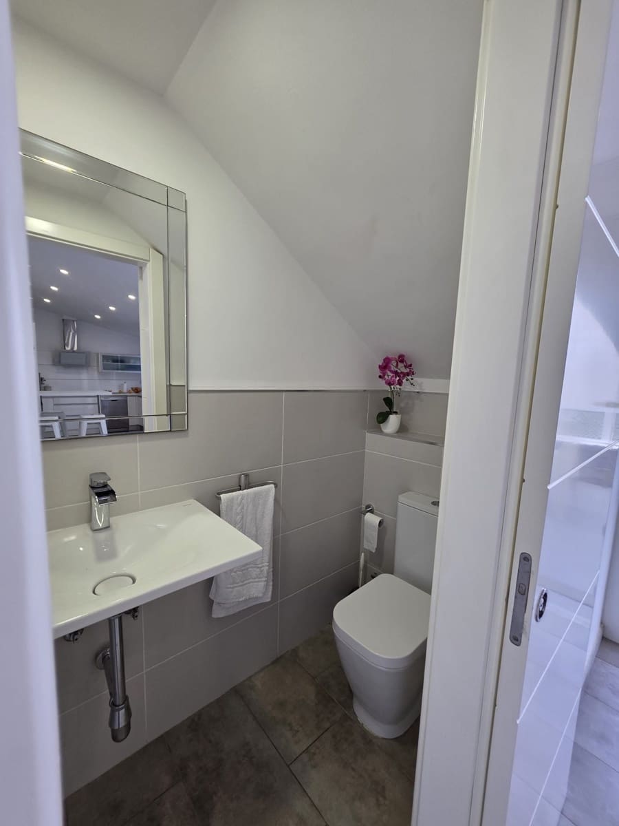 Bungalow de 2 habitaciones en Pasito Blanco en alquiler con piscina garaje - 3.750 € (Ref: 9269149)