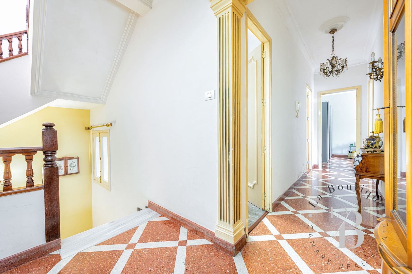 8 chambre Villa/Maison à vendre à Las Palmas de Gran Canaria avec garage - 910 000 € (Ref: 9296637)