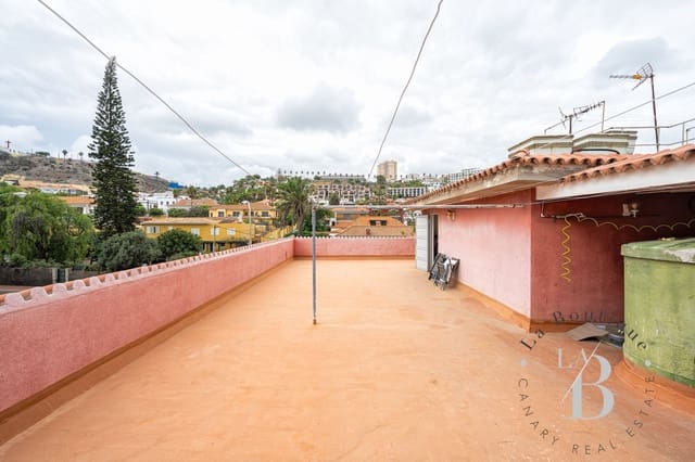 8 soveværelse Villa til salg i Las Palmas de Gran Canaria med garage - € 870.000 (Ref: 9296637)