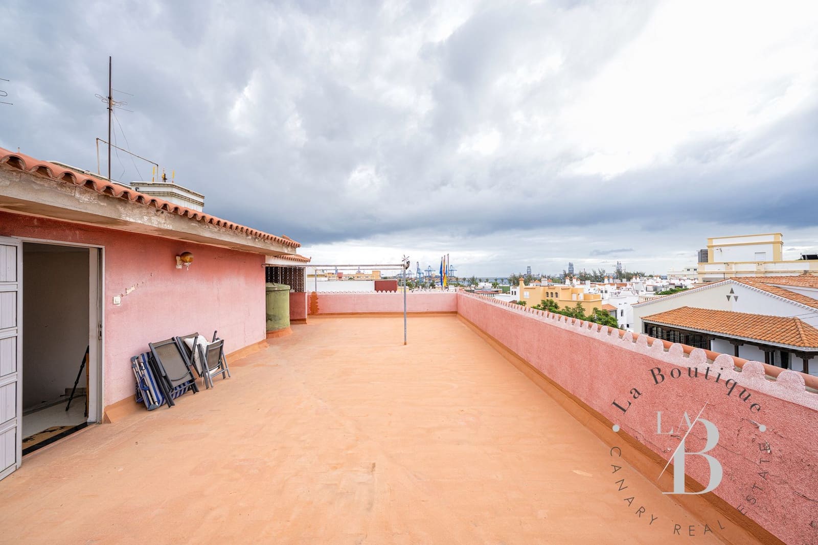 8 chambre Villa/Maison à vendre à Las Palmas de Gran Canaria avec garage - 910 000 € (Ref: 9296637)