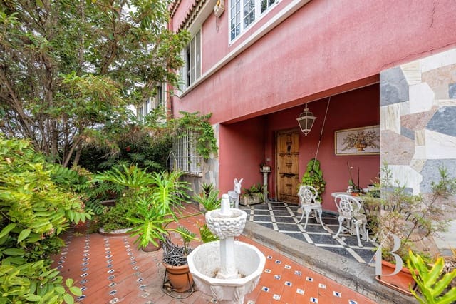 8 chambre Villa/Maison à vendre à Las Palmas de Gran Canaria avec garage - 910 000 € (Ref: 9296637)