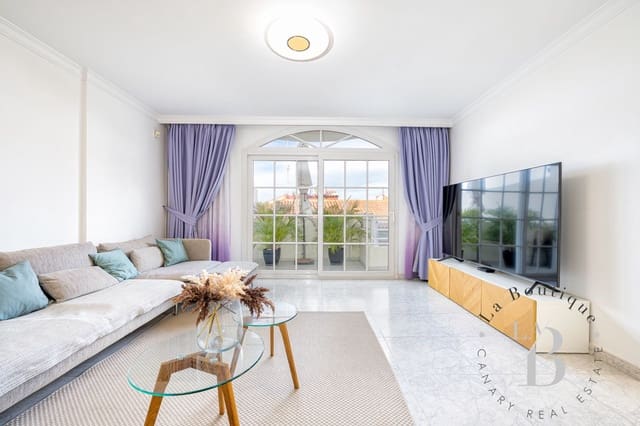 5 soveværelse Semi-Rækkehus til salg i San Bartolomé de Tirajana med swimmingpool garage - € 869.500 (Ref: 9353136)