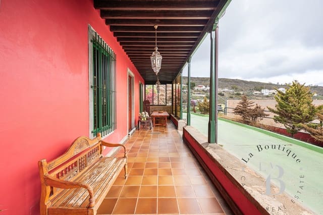 4 bedroom Finca/Country House for sale in Telde with garage - € 5,450,000 (Ref: 9378696)