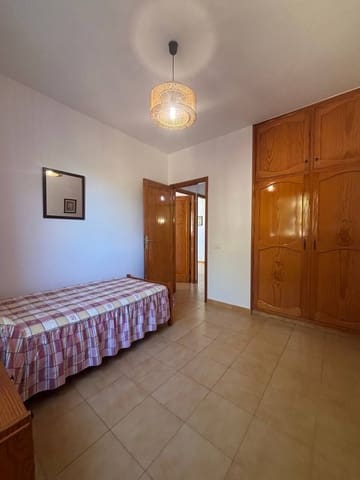 3 bedroom Flat for rent in San Bartolomé de Tirajana - € 1,100 (Ref: 9382313)