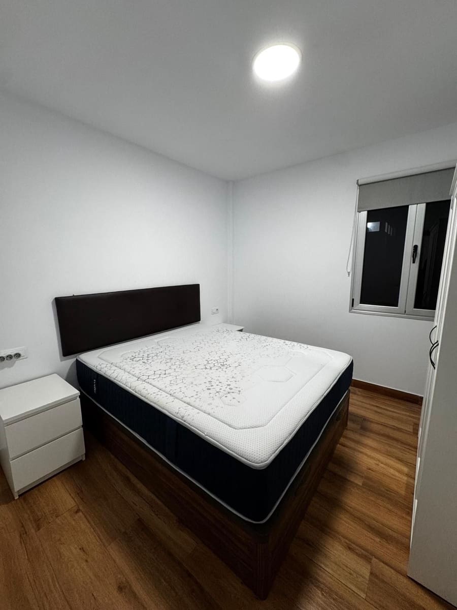 3 soveværelse Lejlighed til leje i Las Palmas de Gran Canaria - € 1.240 (Ref: 9439446)