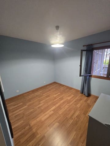 3 slaapkamer Flat te huur in Santa Brígida met garage - € 1.000 (Ref: 9448573)