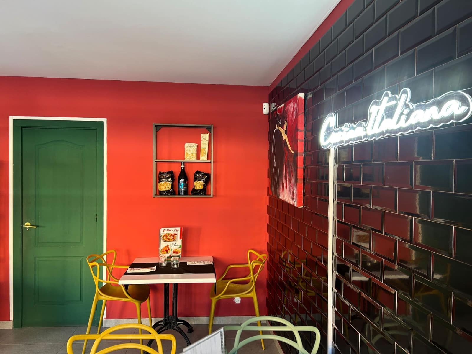 Commercieel te koop in San Bartolome de Tirajana - € 120.000 (Ref: 9451596)