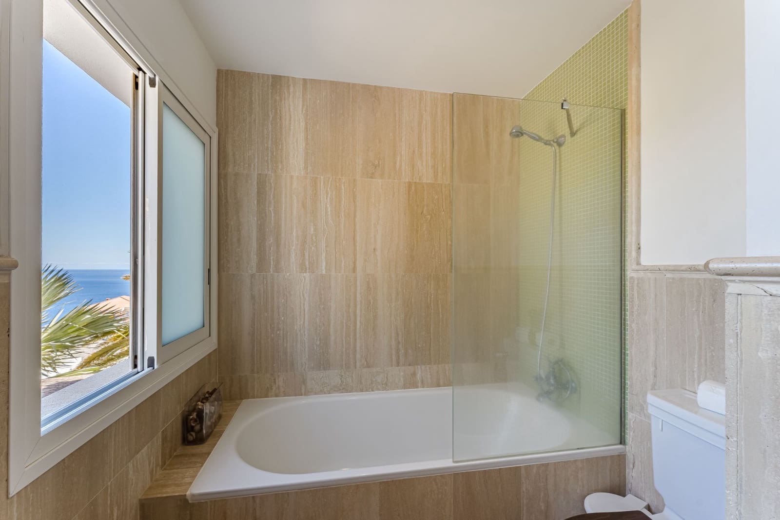 3 bedroom Villa for sale in Alajero with pool garage - € 850,000 (Ref: 9488170)