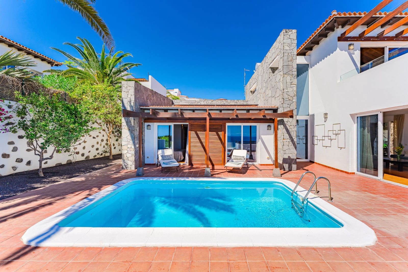 3 bedroom Villa for sale in Alajero with pool garage - € 850,000 (Ref: 9488170)